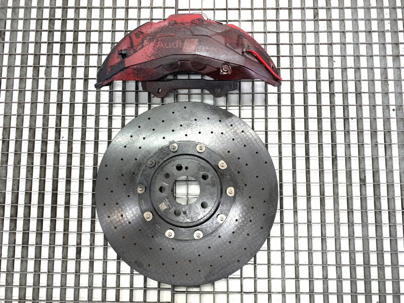 Brzdový třmen kotouč ceramiczna levý přední Audi A6 C8 Avant (4A5) 2018 - 2022 4K0615301AD