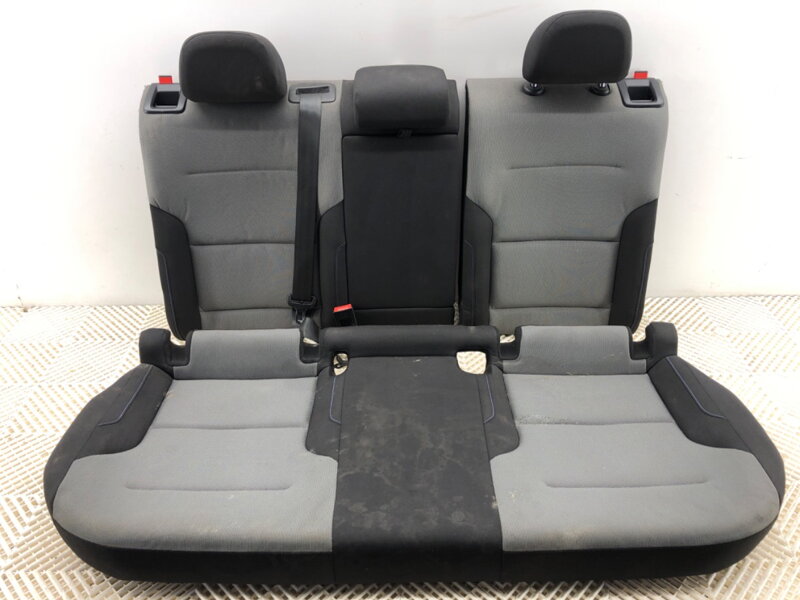 Lavice / sedačka druhý řada VW Golf VII (5G1, BQ1, BE1, BE2) 2012 - 2022