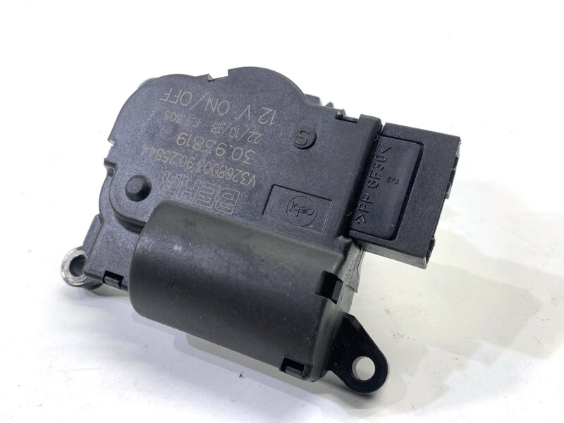 Motor radiátoru topení Skoda Fabia III (NJ3) 2014 - 2022 V3268003