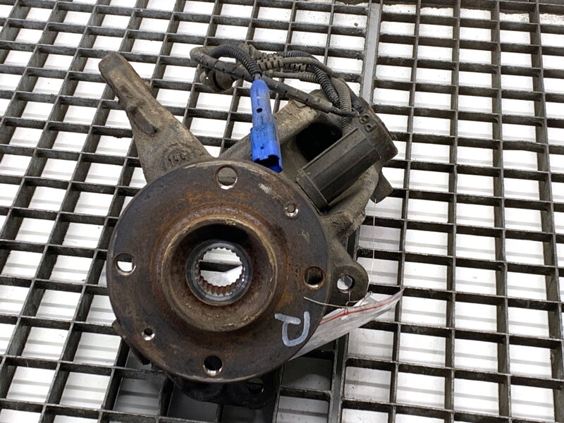 Otoč pravá přední Peugeot 2008 I (CU_) 2013 - 2022