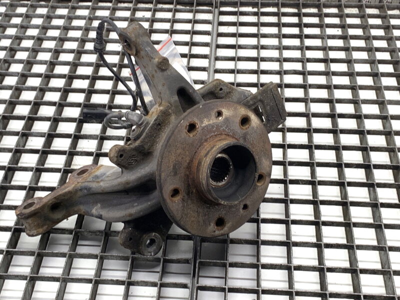 Otoč pravá přední Renault Grand Scénic III (JZ0/1_) 2009 - 2022