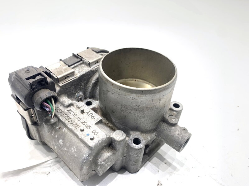 Škrticí klapka Skoda Superb III Kombi (3V5) 2015 - 2022 03F133062E