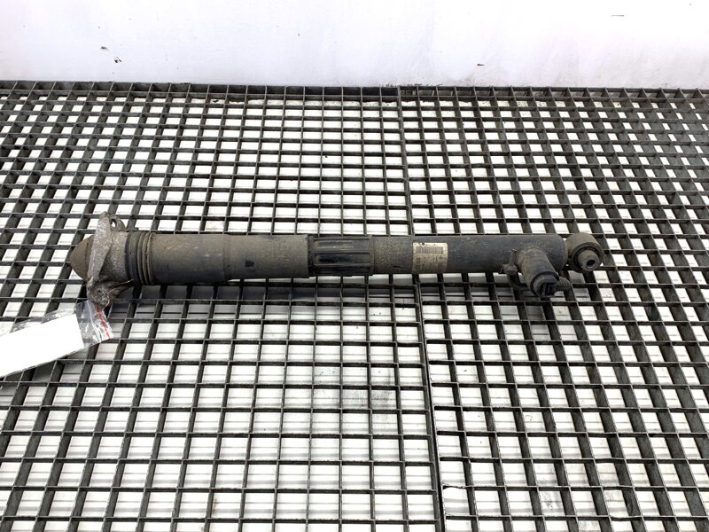 Tlumič pravý zadní Skoda Superb III Kombi (3V5) 2015 - 2022 3Q0512009BD