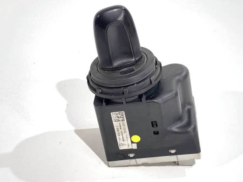 Spínací skříňka Porsche Panamera (970) 2009 - 2017 7PP905865C