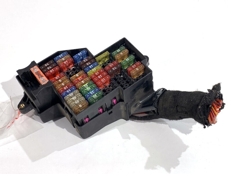 Pojistková skříňka Porsche Panamera (970) 2009 - 2017 7L0941828B