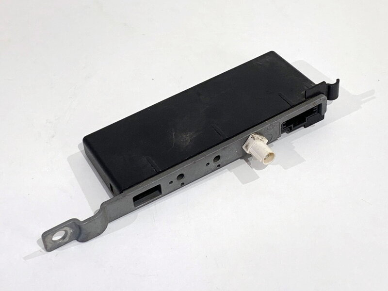 Anténa zesilovač anténní Porsche Panamera (970) 2009 - 2017 97064710502