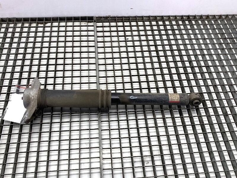 Tlumič pravý zadní Nissan Qashqai III (J12) 2021 - 2022 56210-6UA1B