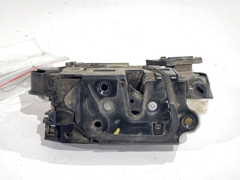 Zámek dveří pravý přední Skoda Fabia III Kombi (NJ5) 2014 - 2022 6V1837016A