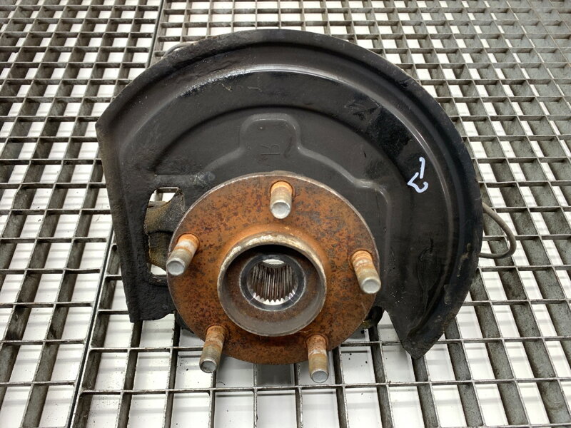 Otoč pravá přední Nissan Juke (F15) 2010 - 2022