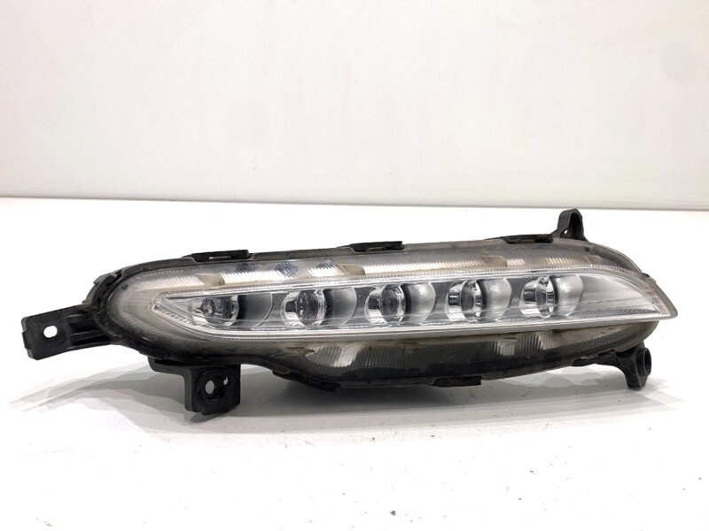 Světlo DRL (DENNÍ SVÍCENÍ) pravé přední Hyundai Tucson (TL, TLE) 2015 - 2022 92208-D7000