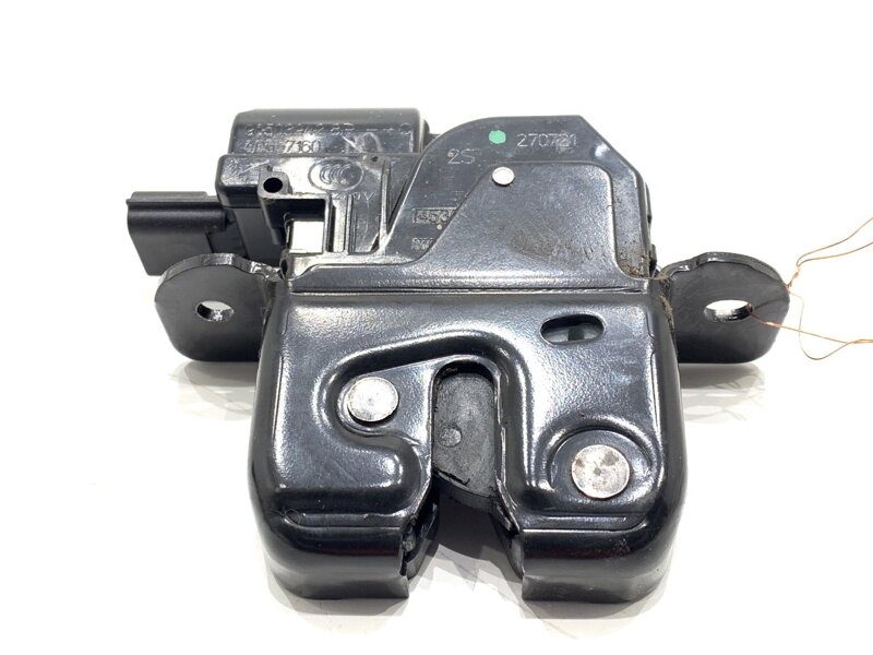 Zámek víka kufru zadní Renault Arkana I (LCM_) 2019 - 2022 905039428R