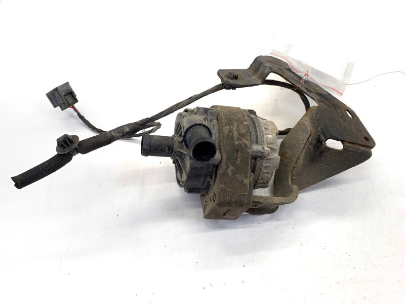 Přídavná vodní pumpa Renault Arkana I (LCM_) 2019 - 2022