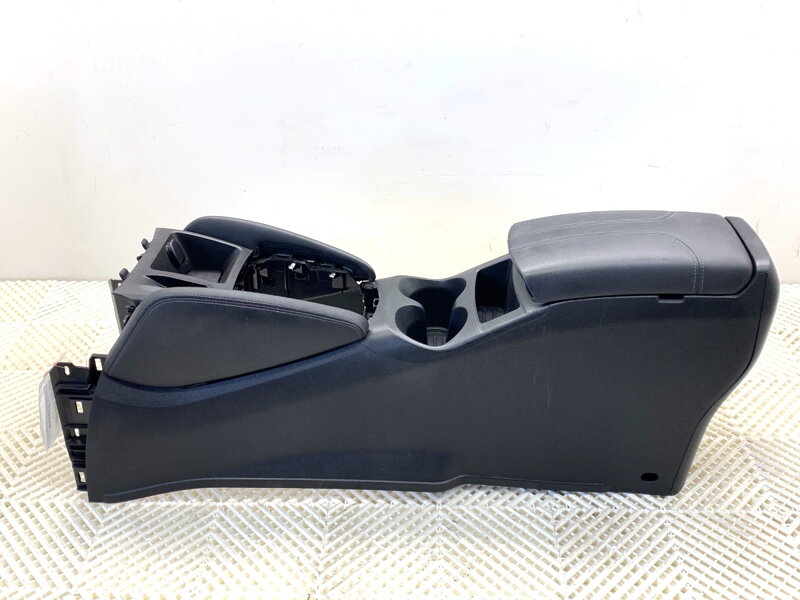 Tunel středový S loketní opěrkou Nissan Qashqai II SUV (J11, J11_) 2013 - 2022