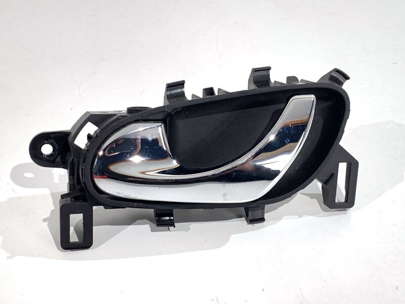 Klika vnitřní levá přední Nissan Qashqai II SUV (J11, J11_) 2013 - 2022