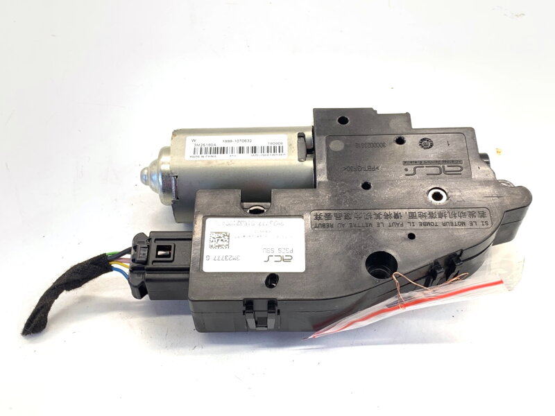 Motor střešního okna Nissan Qashqai II SUV (J11, J11_) 2013 - 2022 3M23777