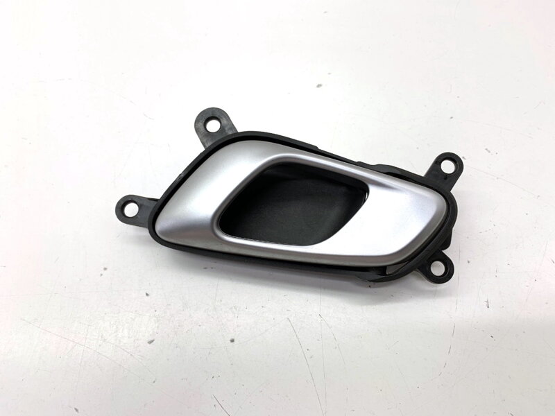 Klika vnitřní levá přední KIA Ceed (CD) 2018 - 2022 82613-J7000