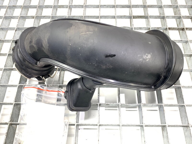 Potrubí turba BMW 5 (G30, F90) 2016 - 2022 7852385