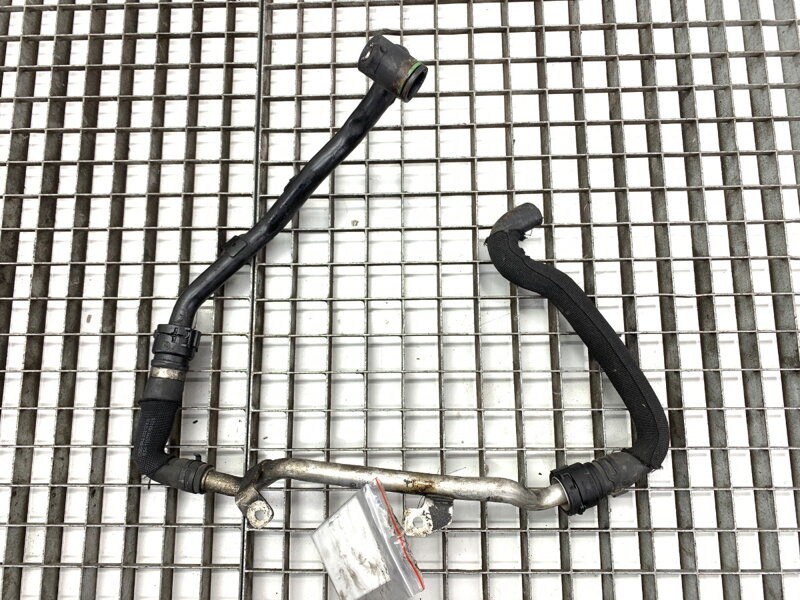 Hlavní potrubí vody Audi A5 (8T3) 2007 - 2017 8K0819377C