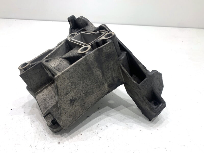 Držák uchycení kompresoru klimatizace Audi A5 (8T3) 2007 - 2017 059145169AE