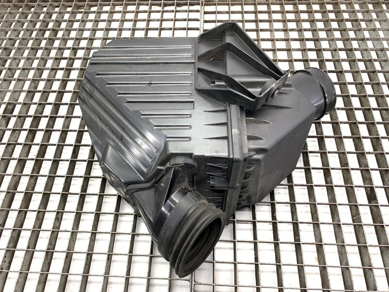 Kryt filtru vzduchu Land Rover Range Rover Evoque (L551) 2018 - 2022 M8D2-9H709-AA