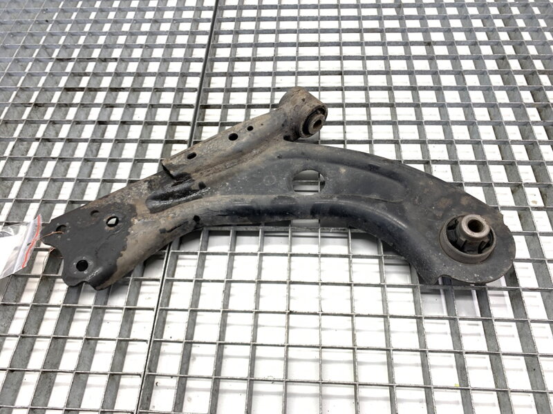 Rameno pravé přední Peugeot 308 SW II (LC_, LJ_, LR_, LX_, L4_) 2014 - 2021