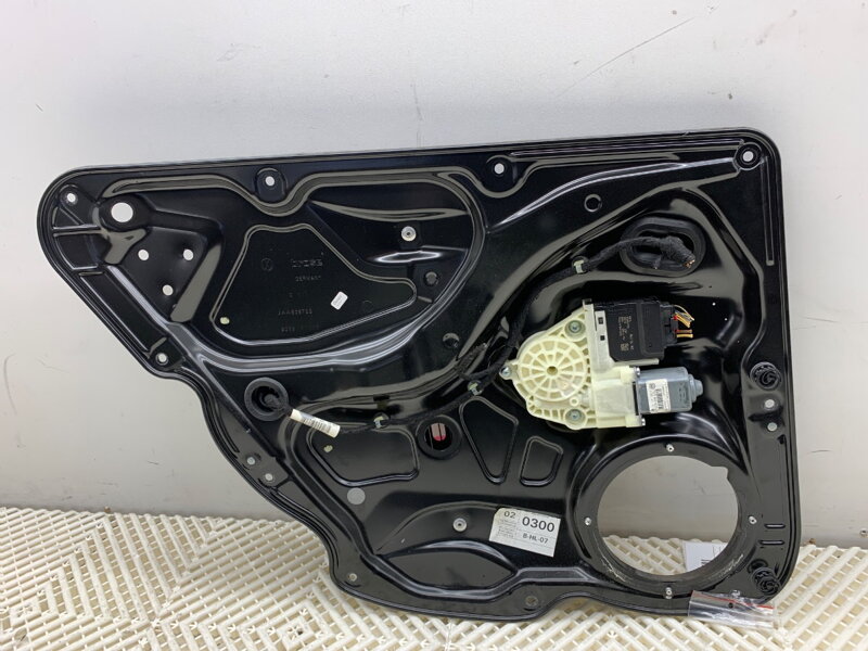 Stahovačka okna levá zadní VW Passat B7 Variant (365) 2010 - 2015 3AA839755