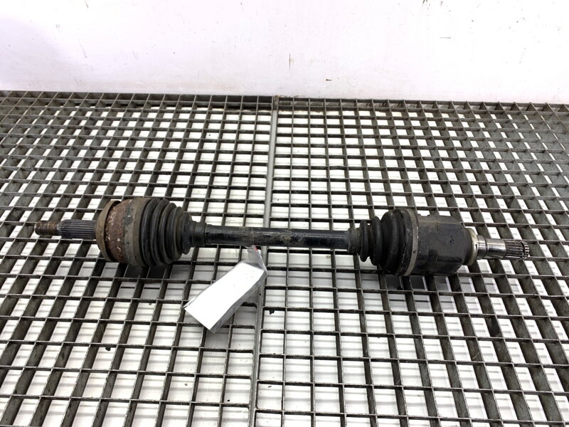 Poloosa levá přední Toyota Auris (_E18_) 2012 - 2018