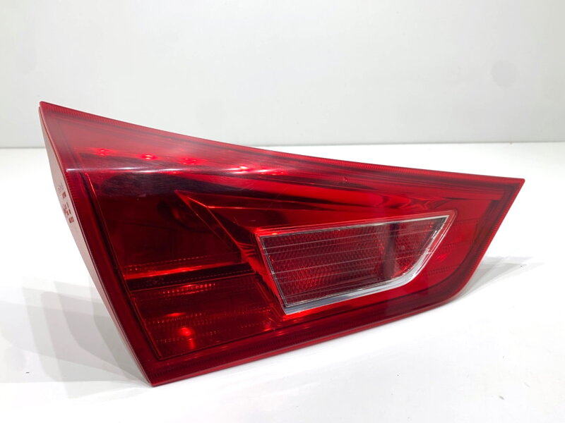 Světlo zadní levé vnitřní Toyota Auris (_E18_) 2012 - 2018