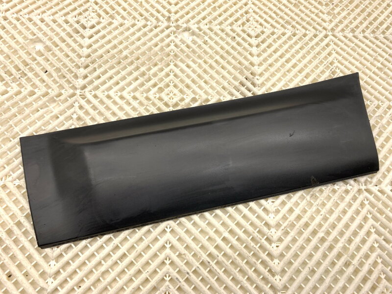 Lišta dveří levá zadní Nissan Qashqai / Qashqai + 2 I (J10, NJ10, JJ10E) 2006 - 2014