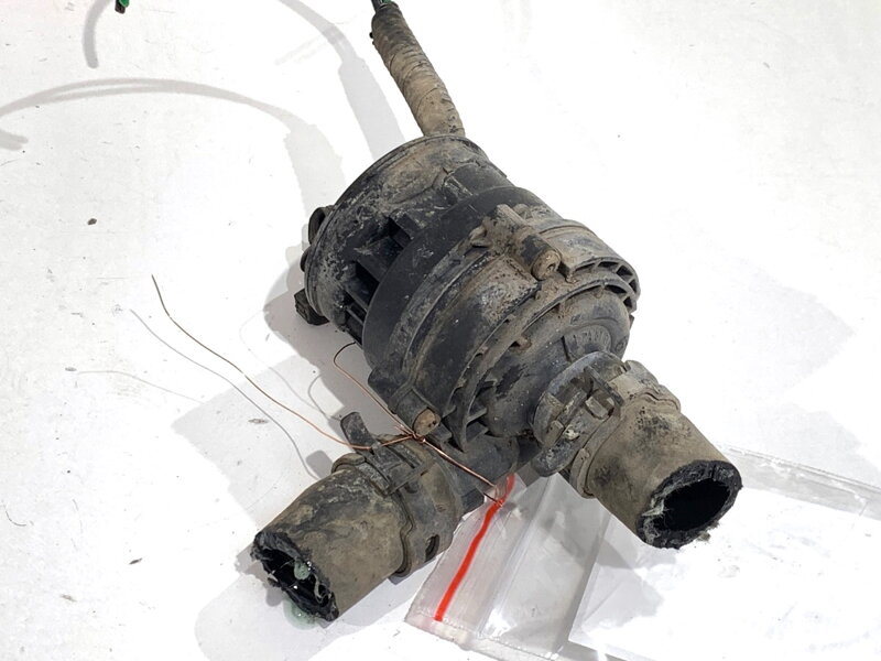 Přídavná vodní pumpa Nissan Qashqai / Qashqai + 2 I (J10, NJ10, JJ10E) 2006 - 2014 0392023015