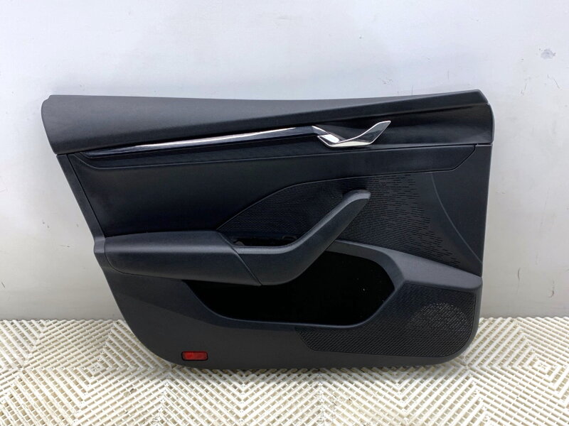 Tapecírung dveří levý přední Skoda Octavia IV Combi (NX5) 2019 - 2022 5E4867013A