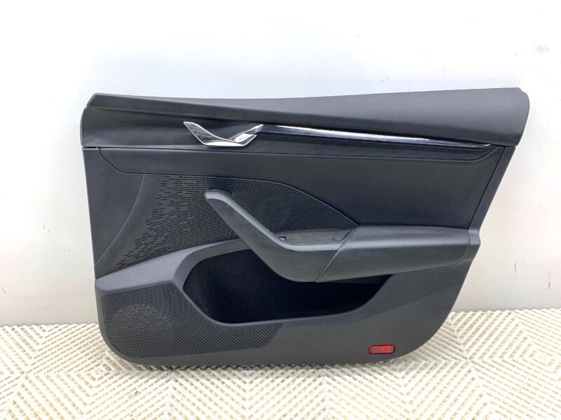 Tapecírung dveří pravý přední Skoda Octavia IV Combi (NX5) 2019 - 2022 5E4867014A