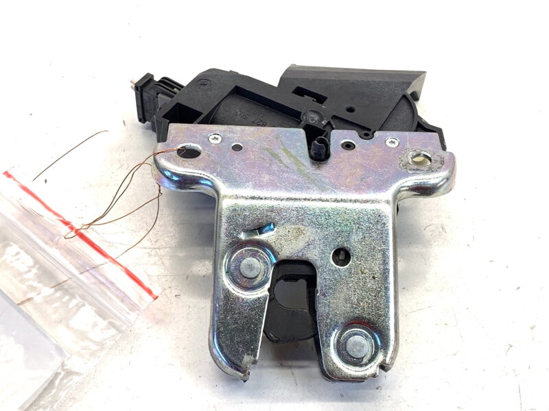 Zámek víka kufru zadní VW Passat B7 (362) 2010 - 2015 4F5827505D