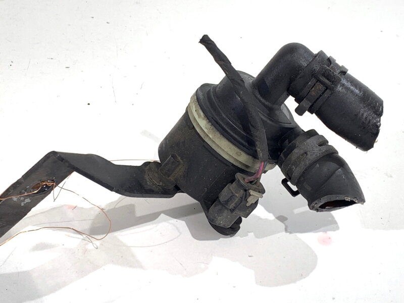 Přídavná vodní pumpa VW Passat B7 (362) 2010 - 2015 5N0965561A