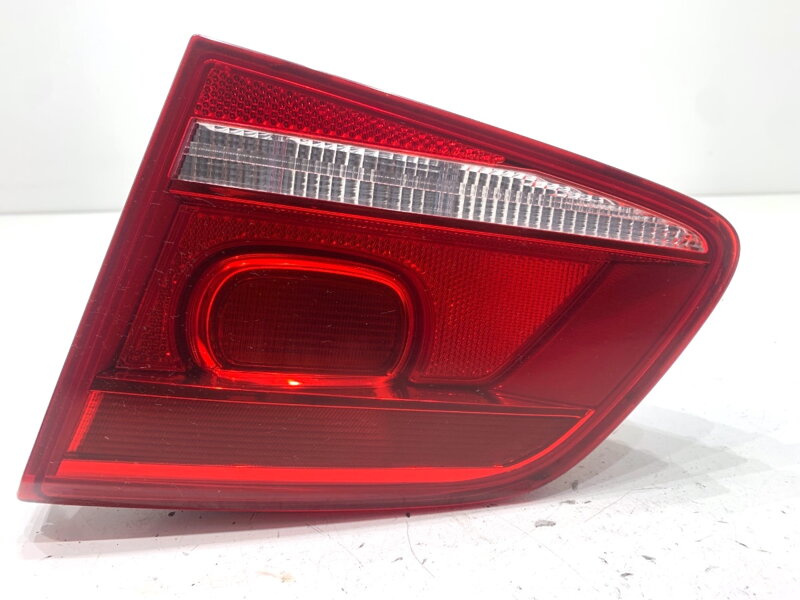 Světlo zadní pravé vnitřní VW Passat B7 (362) 2010 - 2015 3AE945094K