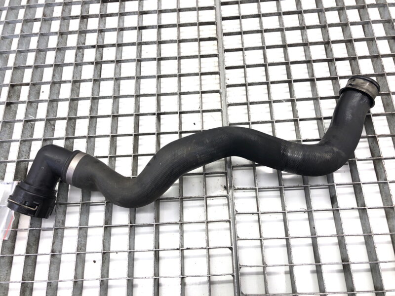 Potrubí vody Mercedes-benz Class M (W166) 2011 - 2015