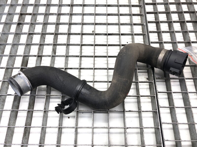 Potrubí vody Mercedes-benz Class M (W166) 2011 - 2015