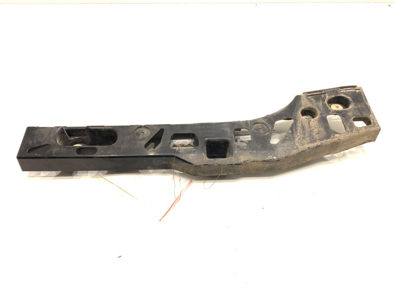 Držák uchycení prahu levé BMW 5 (G30, F90) 2016 - 2022 7387347