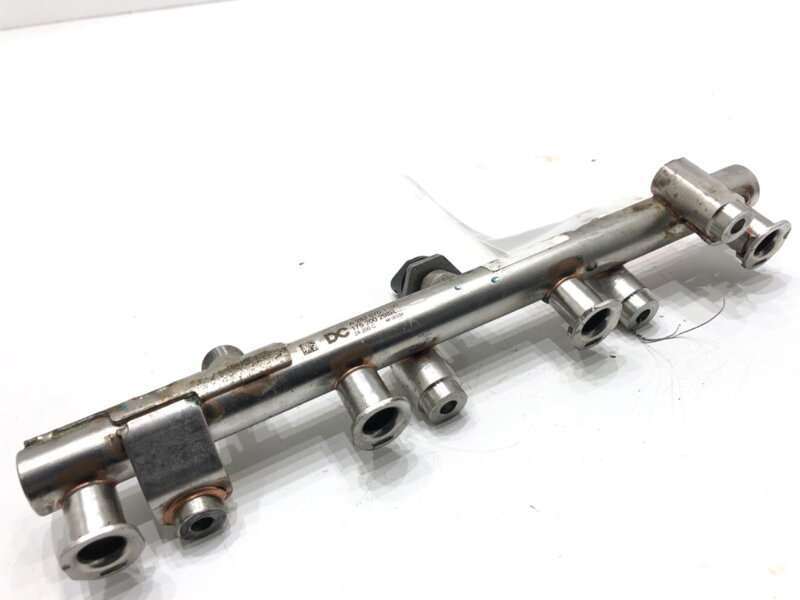 Vstřikovací rampa Nissan Qashqai III (J12) 2021 - 2022 175200298R