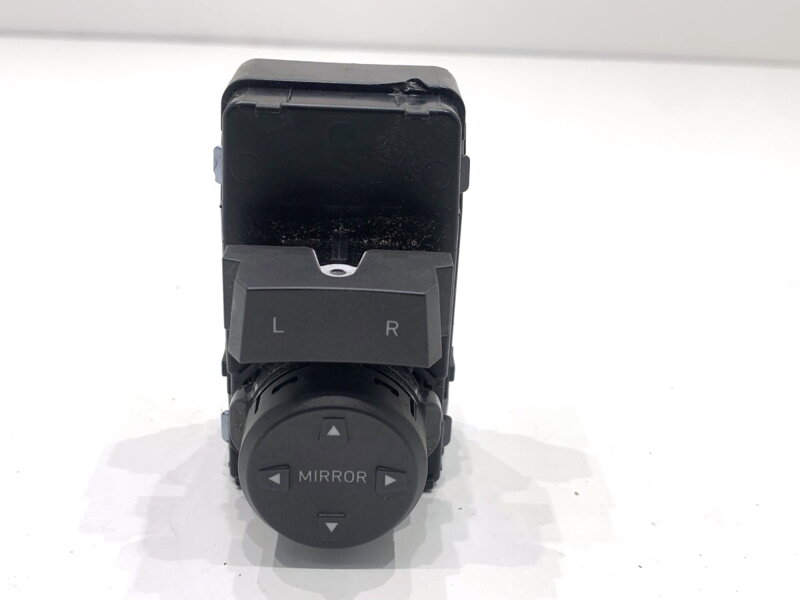 Přepínač regulace zrcátek Hyundai I30 (PDE, PD, PDEN) 2016 - 2022 93530G3000