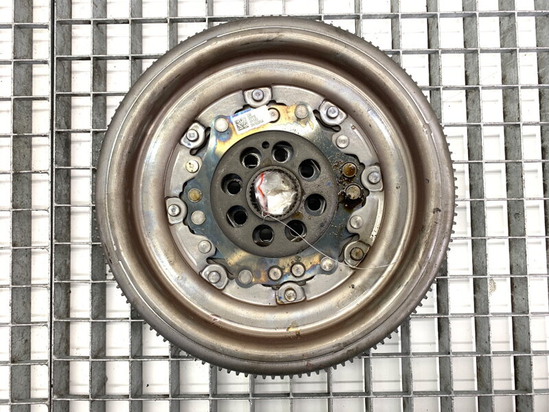 Kolo dvojhmotnostní Audi A3 Limousine (8VS, 8VM) 2013 - 2022 06K105266A