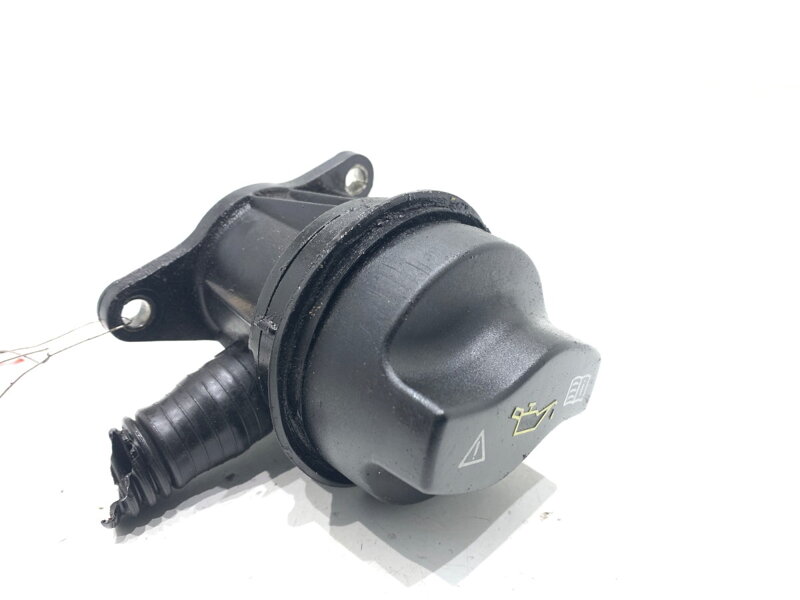 Zátka / víčko nalévacího hrdla oleje Mercedes-benz CLA Coupe (C117) 2013 - 2019 A2700100001