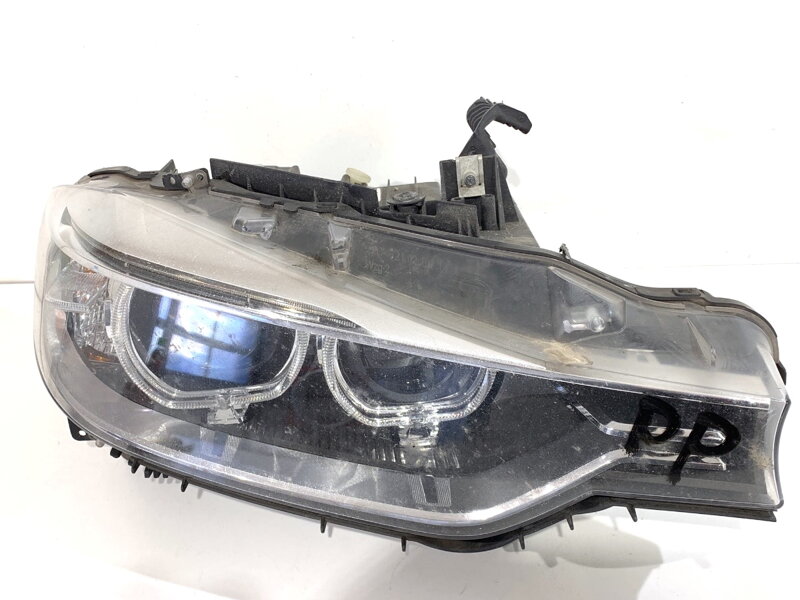 Světlo pravé přední BMW 3 Touring (F31) 2012 - 2019 7259526