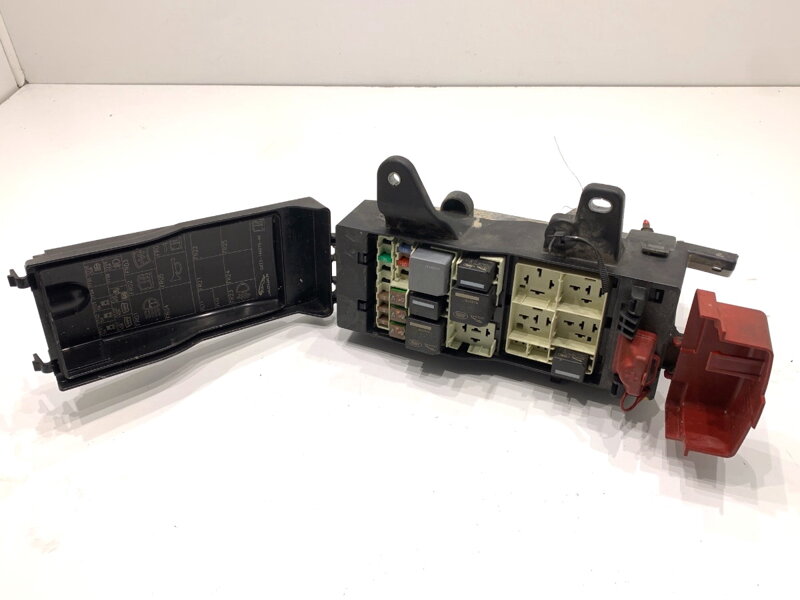 Pojistková skříňka Jaguar F-pace (X761) 2015 - 2022