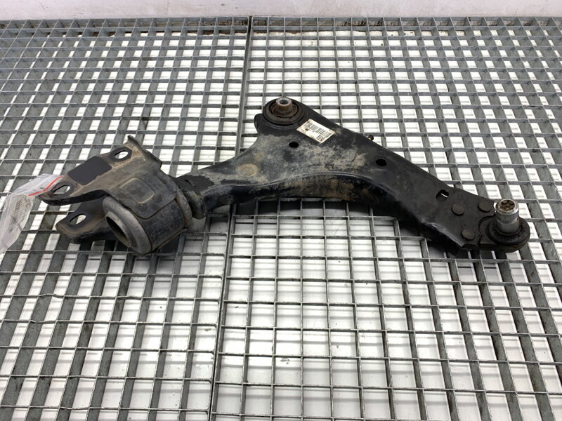 Rameno pravé přední Jaguar E-pace (X540) 2017 - 2022 J9C3-3A052-AE