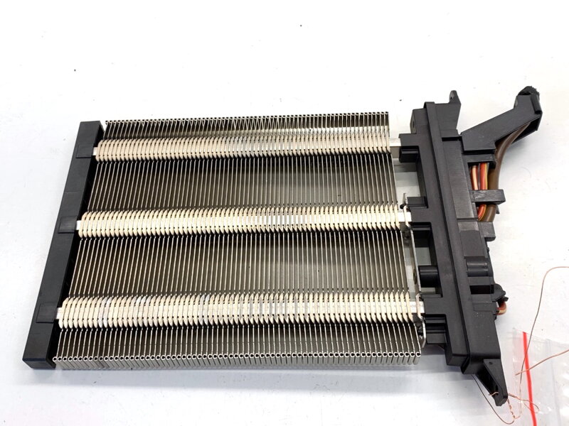 Radiátor topení elektrická VW Passat B7 (362) 2010 - 2015 1K0963235G