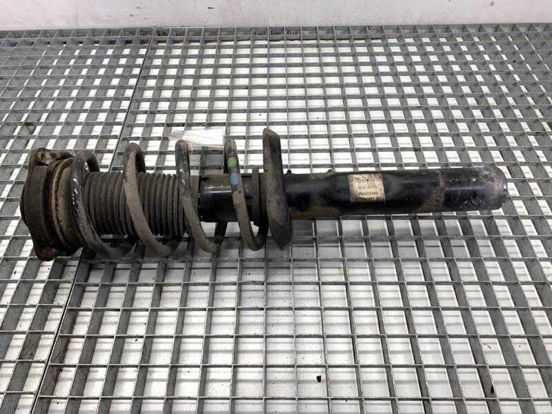 Tlumič pravý přední S pružinou VW Passat B7 (362) 2010 - 2015