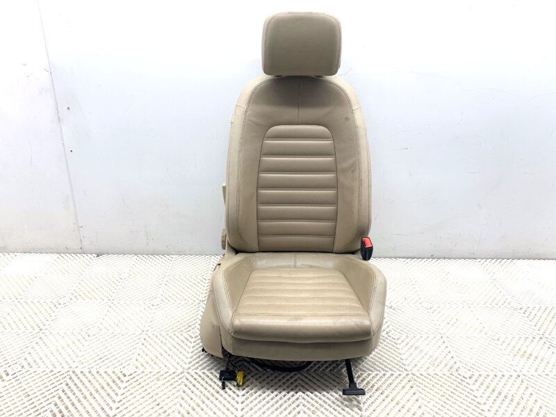 Sedadlo pravé přední VW Passat B7 (362) 2010 - 2015