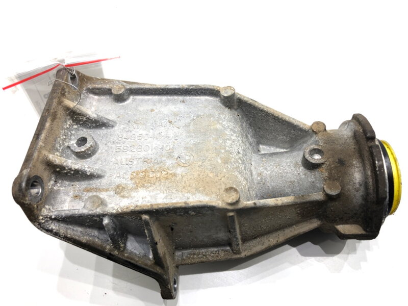 Podpěra półosi BMW 5 (G30, F90) 2016 - 2022 8485043