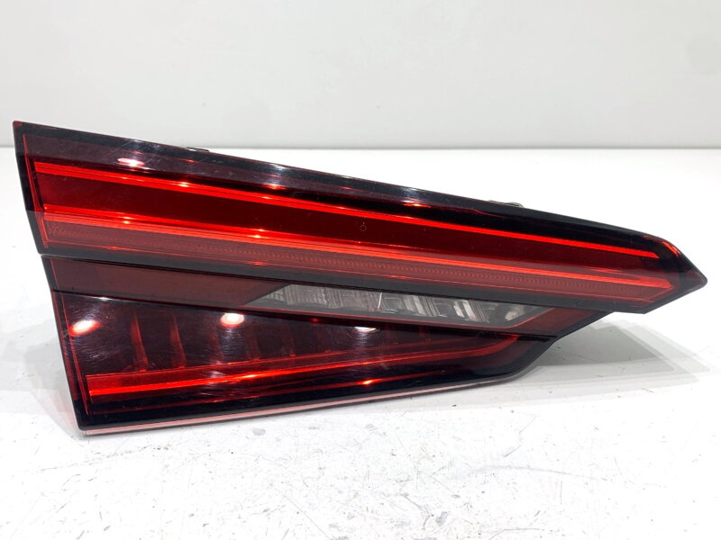 Světlo zadní levé vnitřní Audi A5 (F53, F5P) 2016 - 2022 8W6945093